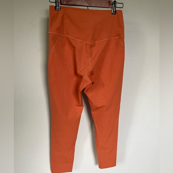 EUC Girlfriend collective compressive high-rise legging 23” in Brick (size M) - Picture 5 of 8